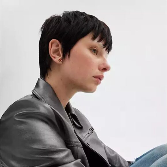 Coach Halo Heart Stud Earrings NWT - Picture 4 of 4